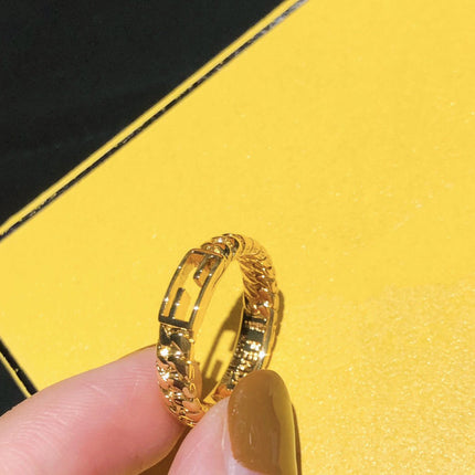 BAGUETTE RING GOLD