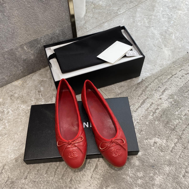 BALLET FLATS RED QUILTED LAMBSKIN