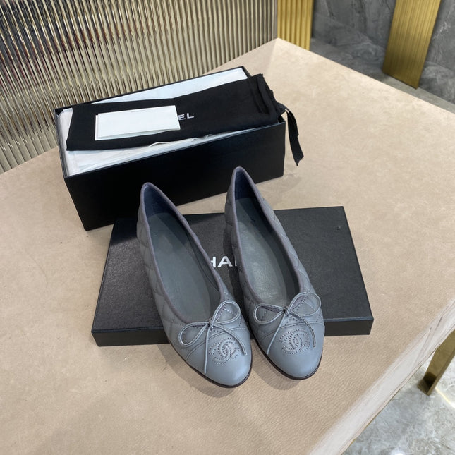 BALLET FLATS GREY QUILTED LAMBSKIN