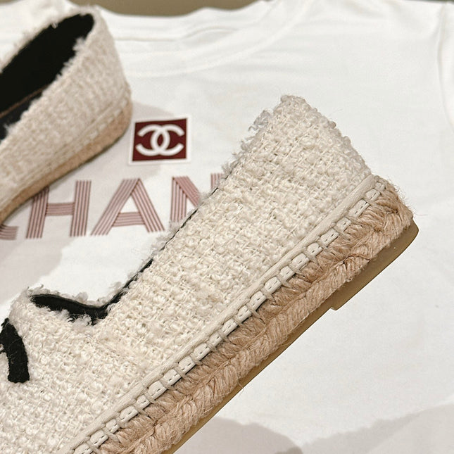 ESPADRILLES LOAFERS IN WHITE TWEED WITH BLACK LOGO