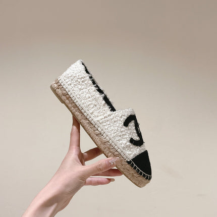 ESPADRILLES LOAFERS IN WHITE TWEED WITH BLACK LOGO