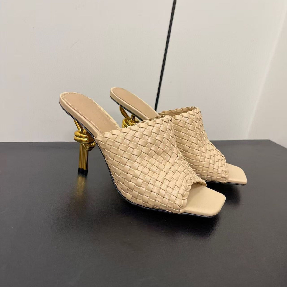 LIDO MULES IN BEIGE INTRECCIO REFLECTIVE LEATHER