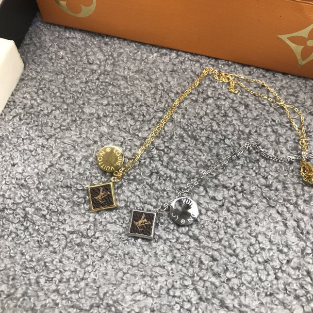 LV NECKLACE MONOGRAM SQUARE