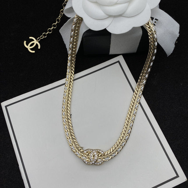 DOUBLE C WHITE STRING NECKLACE GOLD DIAMOND