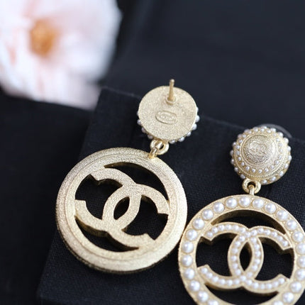 DOUBLE C PEARL GOLD EARRINGS