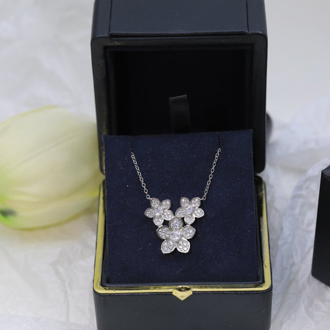 WILD FLOWER SILVER DIAMOND CLUSTER NECKLACE