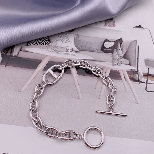 SILVER PIG NOSE VERSION OVAL H LETTER BRACELET