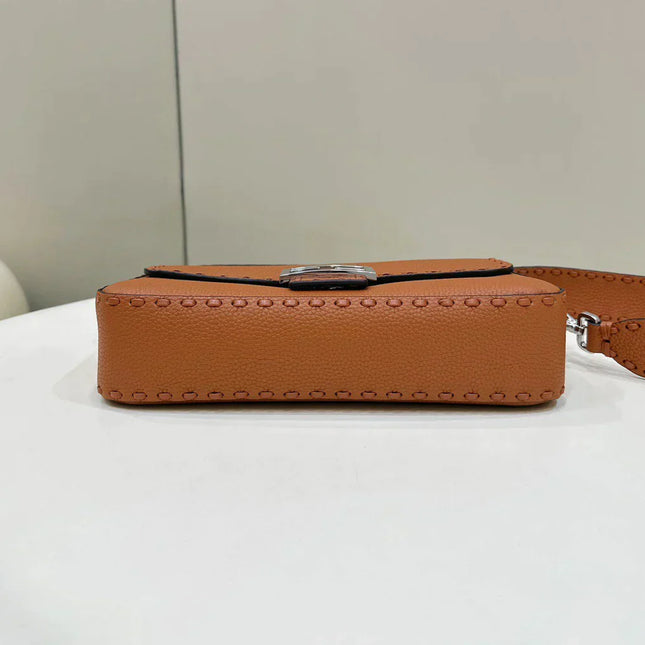 BAGUETTE 27CM TAN CALFSKIN SILVER HARDWARE