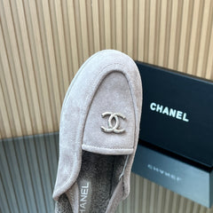 CHANEL 25S BACK STRAP MULE 15MM IN LIGHT PURPLE SUEDE AND WOOL SILVER HARDWARE