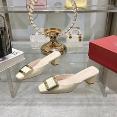 BELLE VIVIER MULES IN IVORY WHITE PATENT CALFSKIN