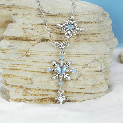 Snowflake Pendant Necklace Heart-shaped Moonstone Starburst Neck Chain