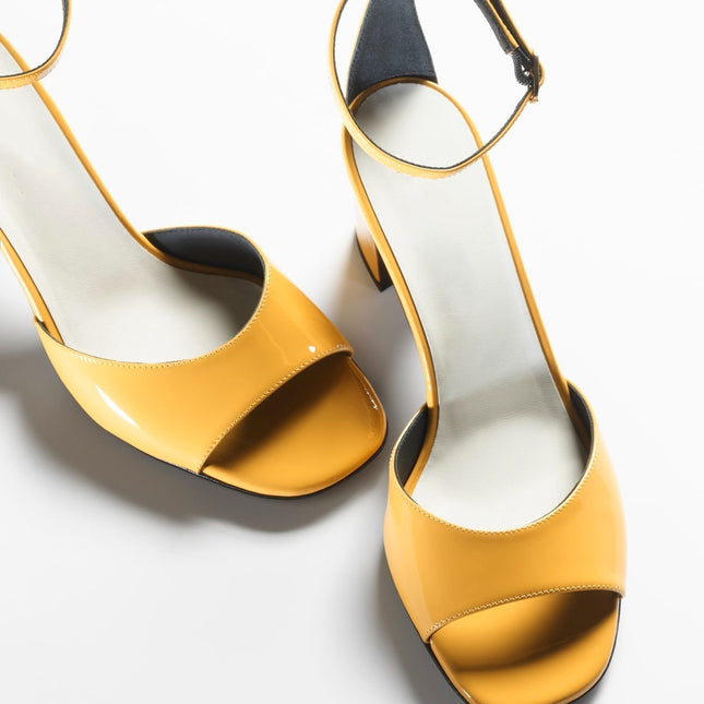 SANDALS YELLOW PATENT CALFSKIN