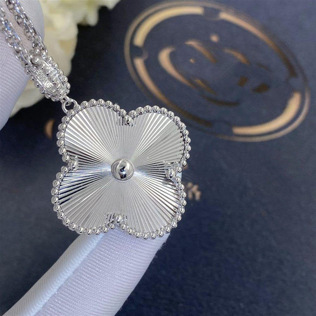 CLOVER SILVER BIG CLOVER NECKLACE