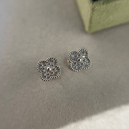 CLOVER MINI DIAMOND STUD EARRINGS