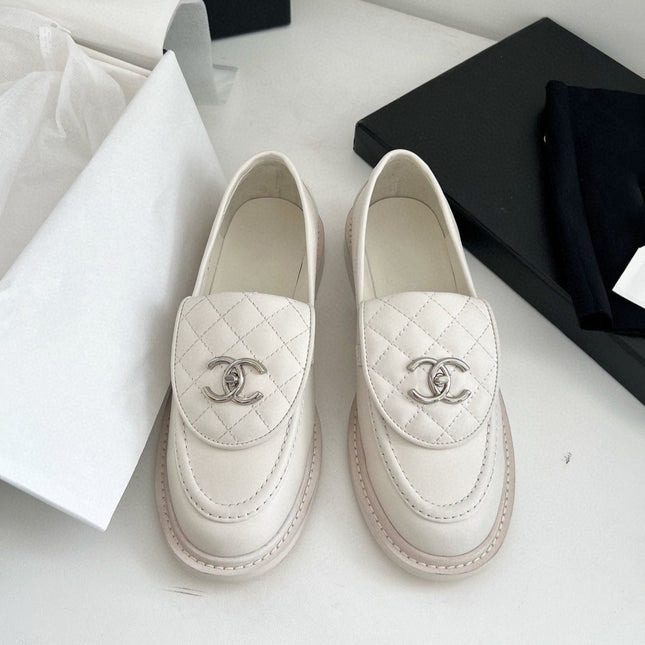 Moccasins White Quilted Calfskin Silver CC